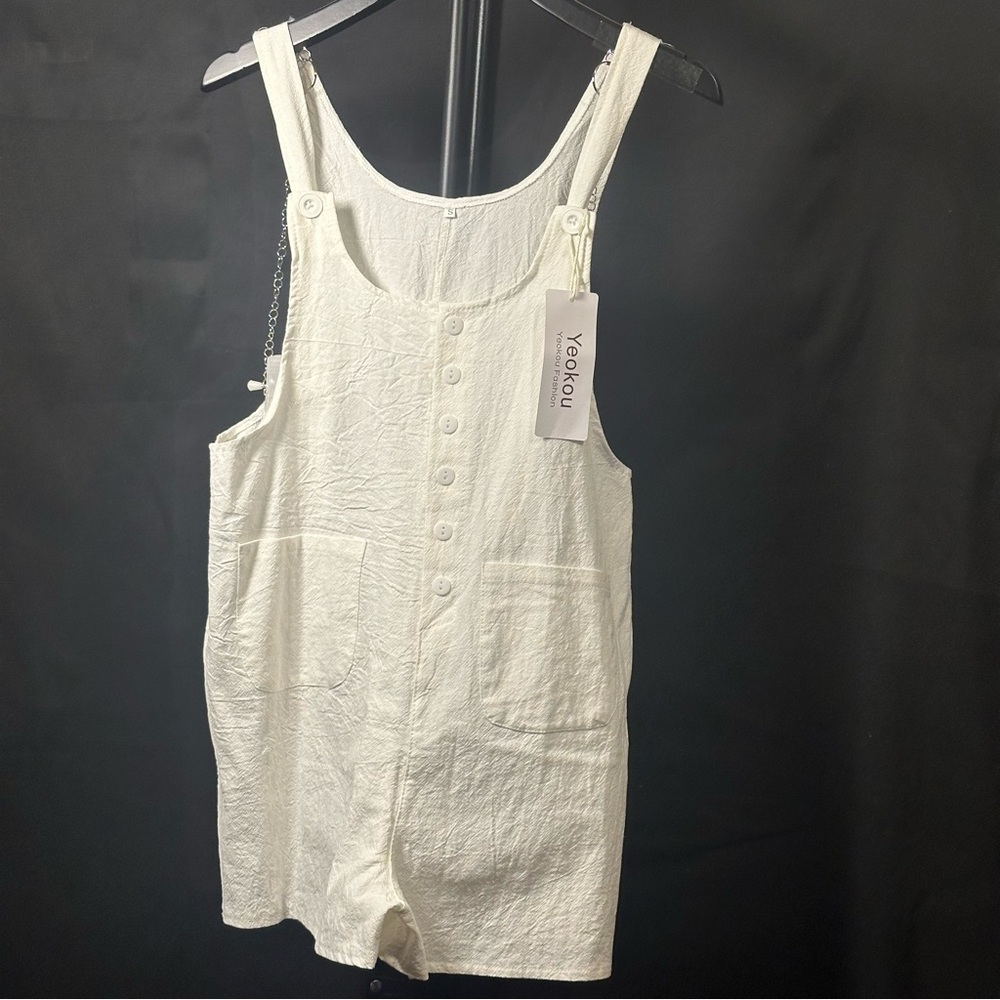 Women’s Elegant White Sleeveless Button-Front Jumpsuit